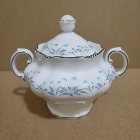 Spode Loralie Sugar Bowl with Lid Scalloped White Grey Teal Floral 4.75" Tall - Picture 2 of 9
